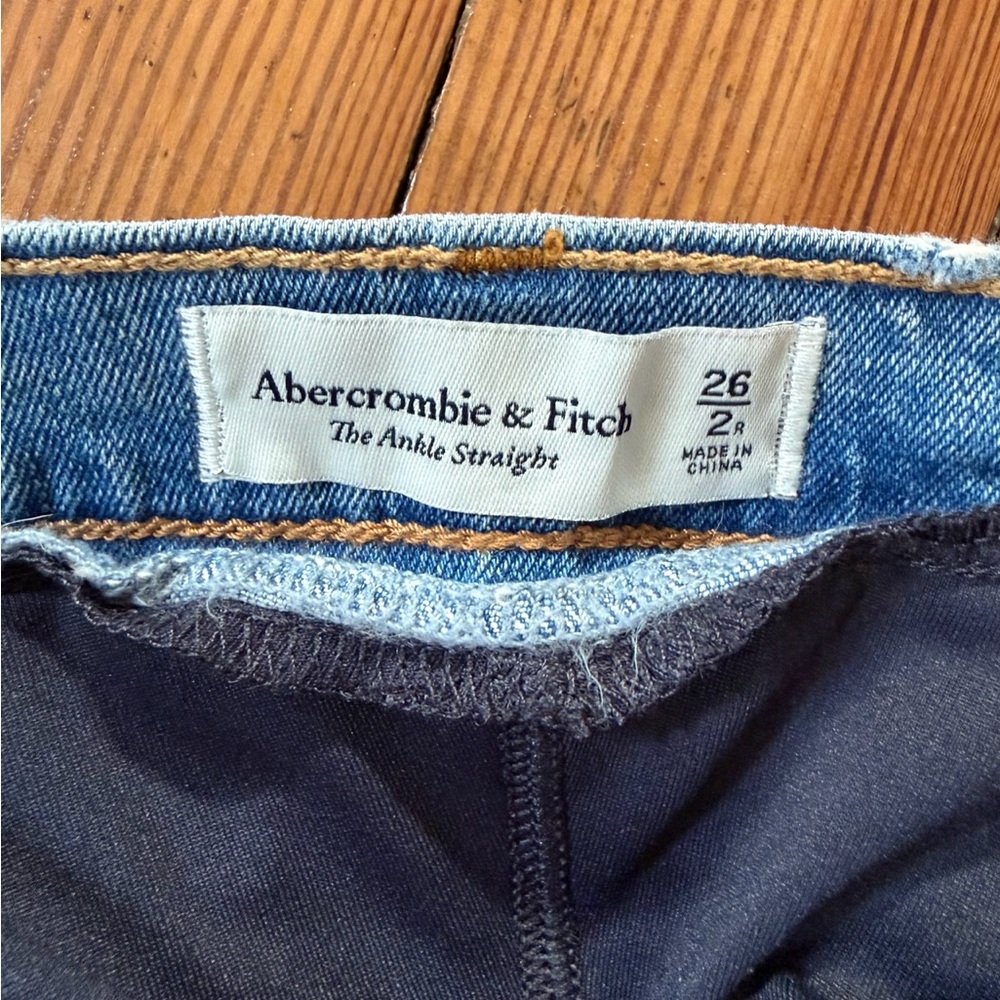 Abercrombie & Fitch Maternity Ankle Straight Jeans Size 26 Full Panel Distressed - Picture 3 of 3